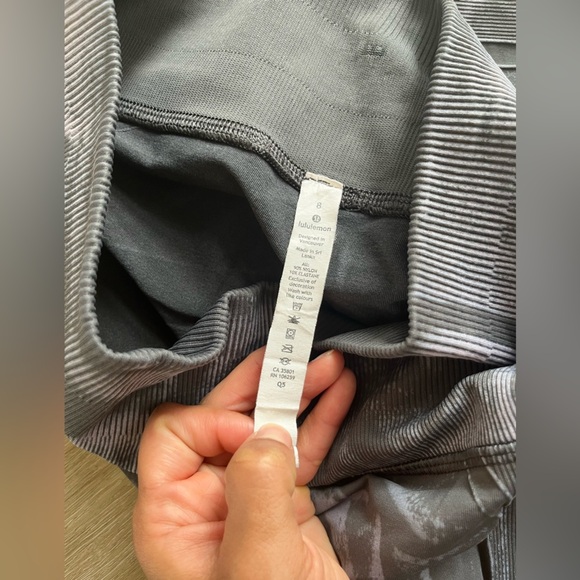 LULULEMON Stone Wash Graphite Gray Ebb To Street Tight Leggings SZ 8 - Picture 8 of 9